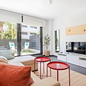 hauzify-i-apartament-corine-colette.catalonia-hotels.com/